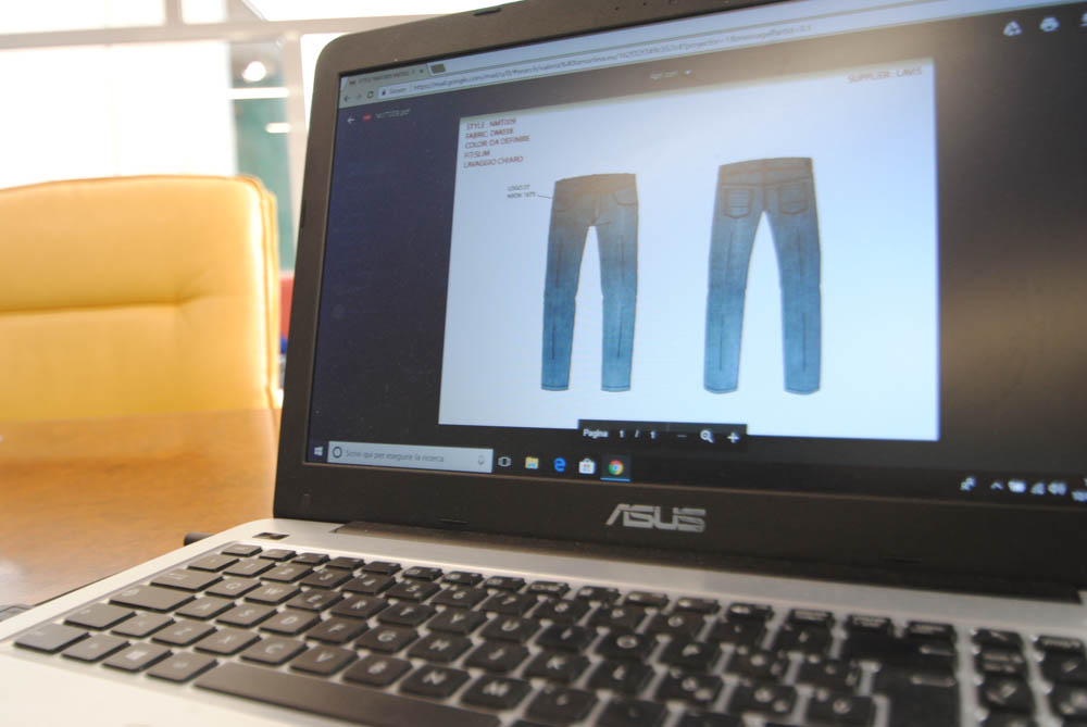 Modello esempio di pantalone